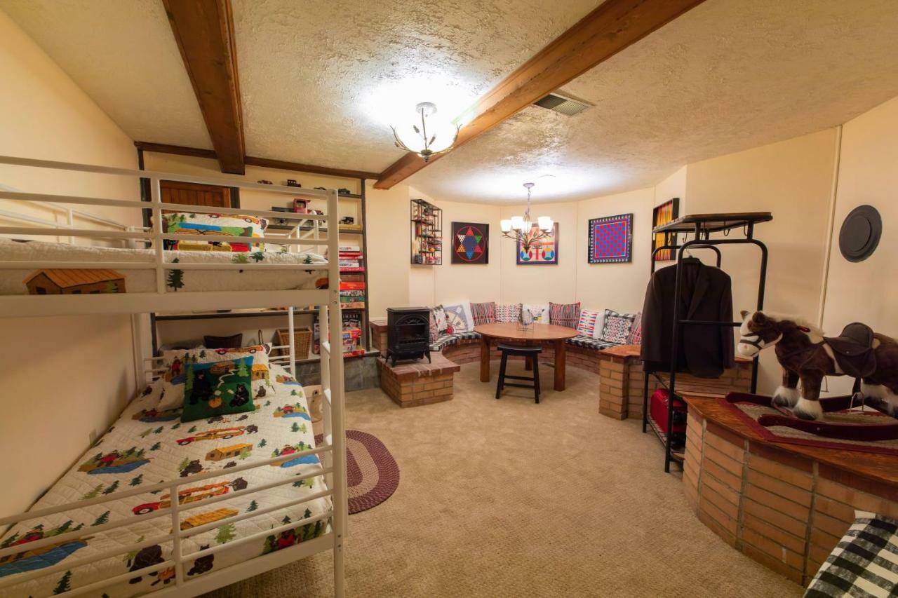 Guest Suite At The Red House Basement Attached With Private Entrance Salt Lake City Exterior photo