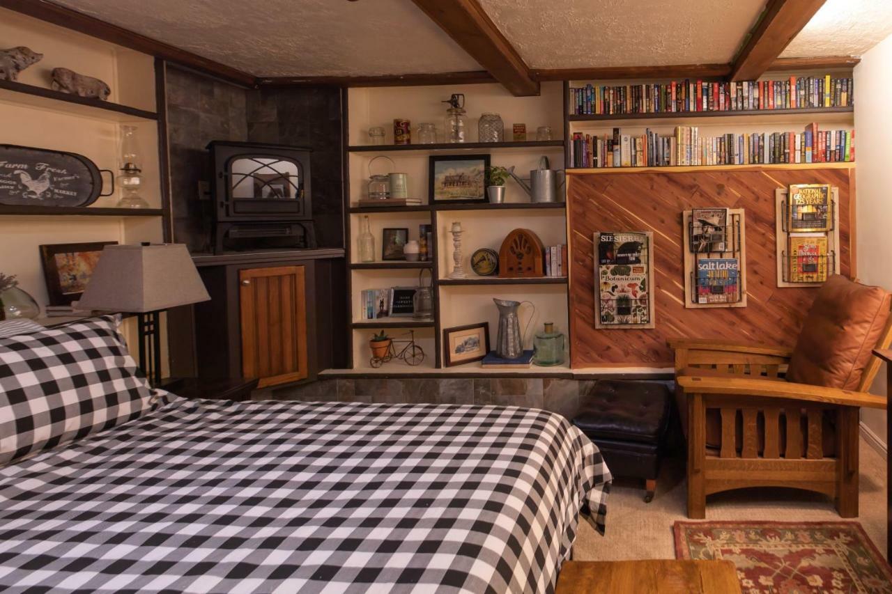 Guest Suite At The Red House Basement Attached With Private Entrance Salt Lake City Exterior photo