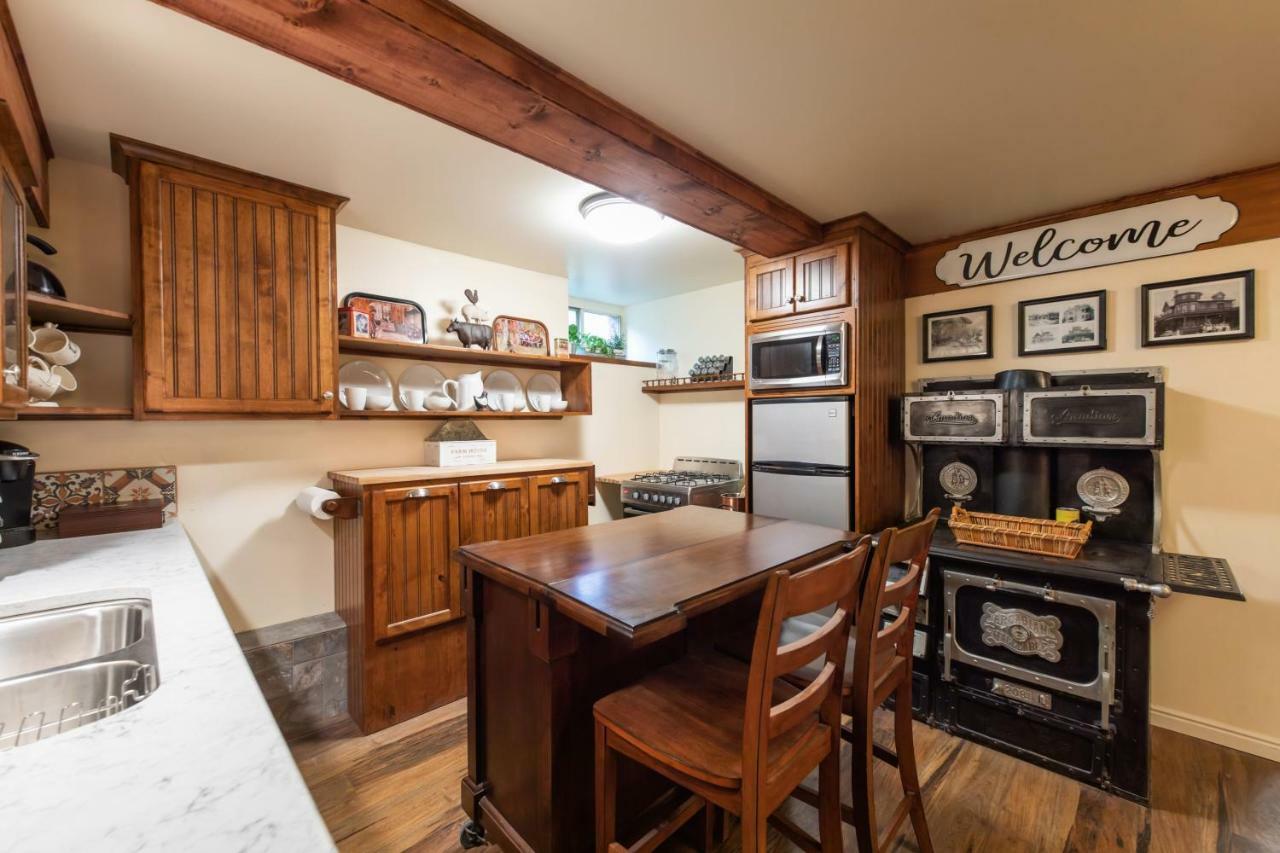 Guest Suite At The Red House Basement Attached With Private Entrance Salt Lake City Exterior photo