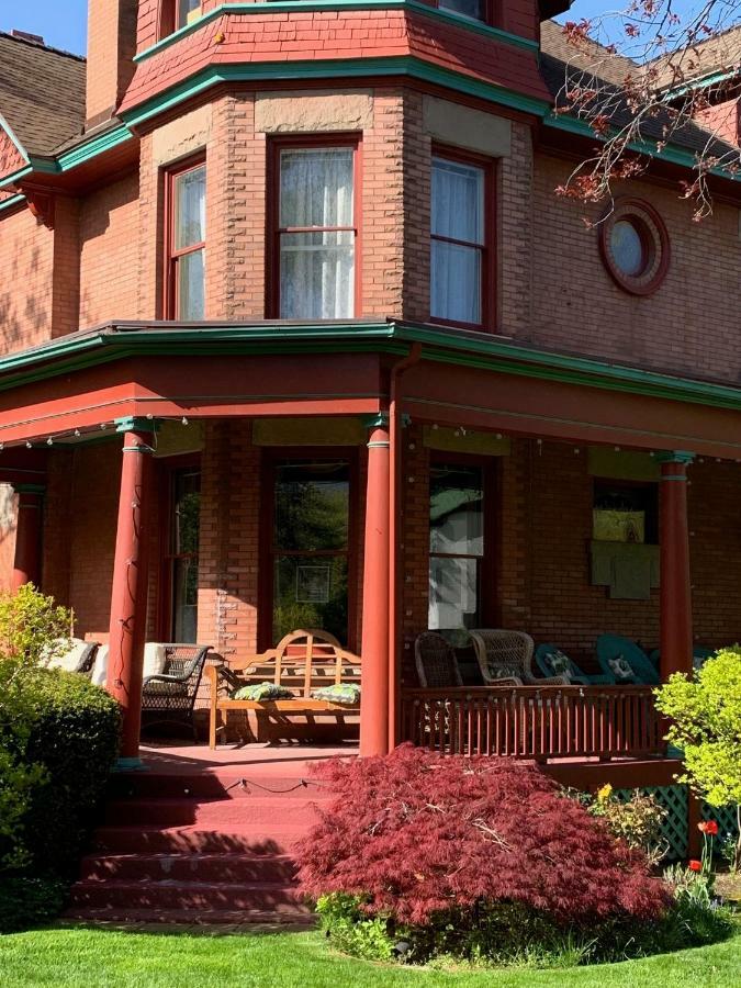 Guest Suite At The Red House Basement Attached With Private Entrance Salt Lake City Exterior photo